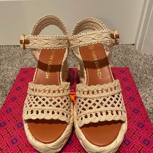 Tory Burch raffia wedge sandal size 8.5 new with tags